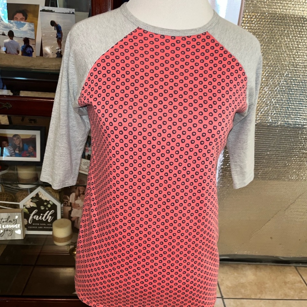 Lularoe Pink and Gray Circle Print Top